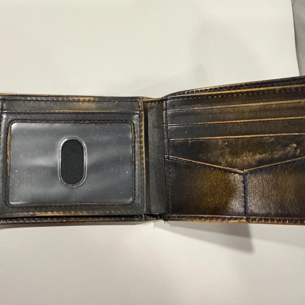 Fossil Men's Distressed Brown Leather Wallet - Picture 3 of 5